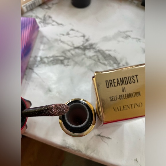 Valentino Beauty Dream Dust Lip & Cheek Loose Glitter - Picture 4 of 7